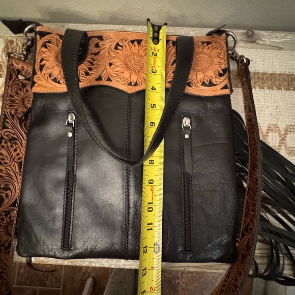 Beautiful Handcrafted Leather and Cowhide Fringe Bag! New! - Picture 15 of 16